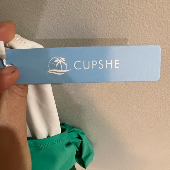 NWT Cupshe One Piece - Size Small - Picture 4 of 8